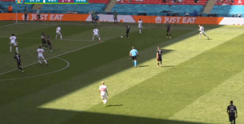 英格兰对克罗地亚预测（战术分析英格兰1-0克罗地亚：两队皆锋无力，年轻中场助三狮取胜）