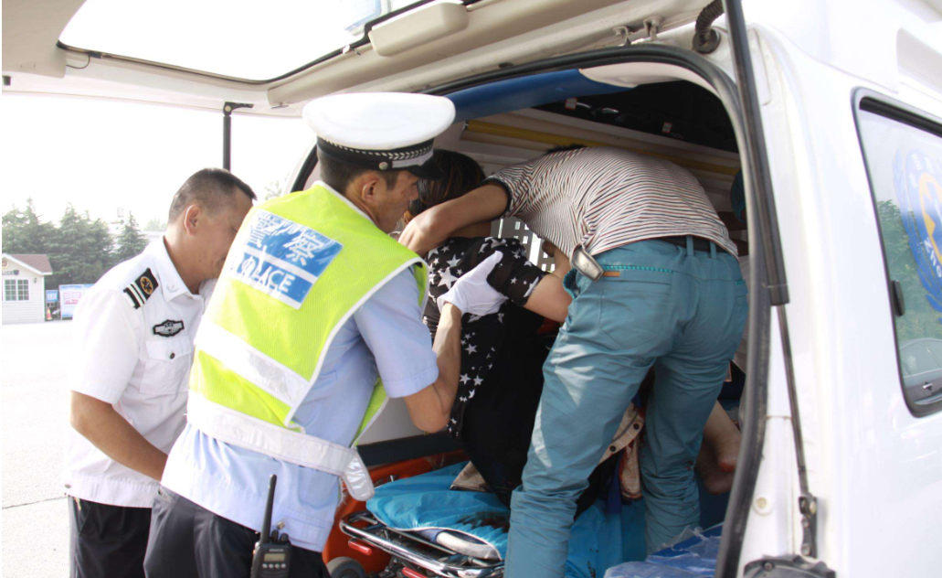 医生劝回临产产妇，刚到酒店2小时孩子出生，网友怒斥医生：无知