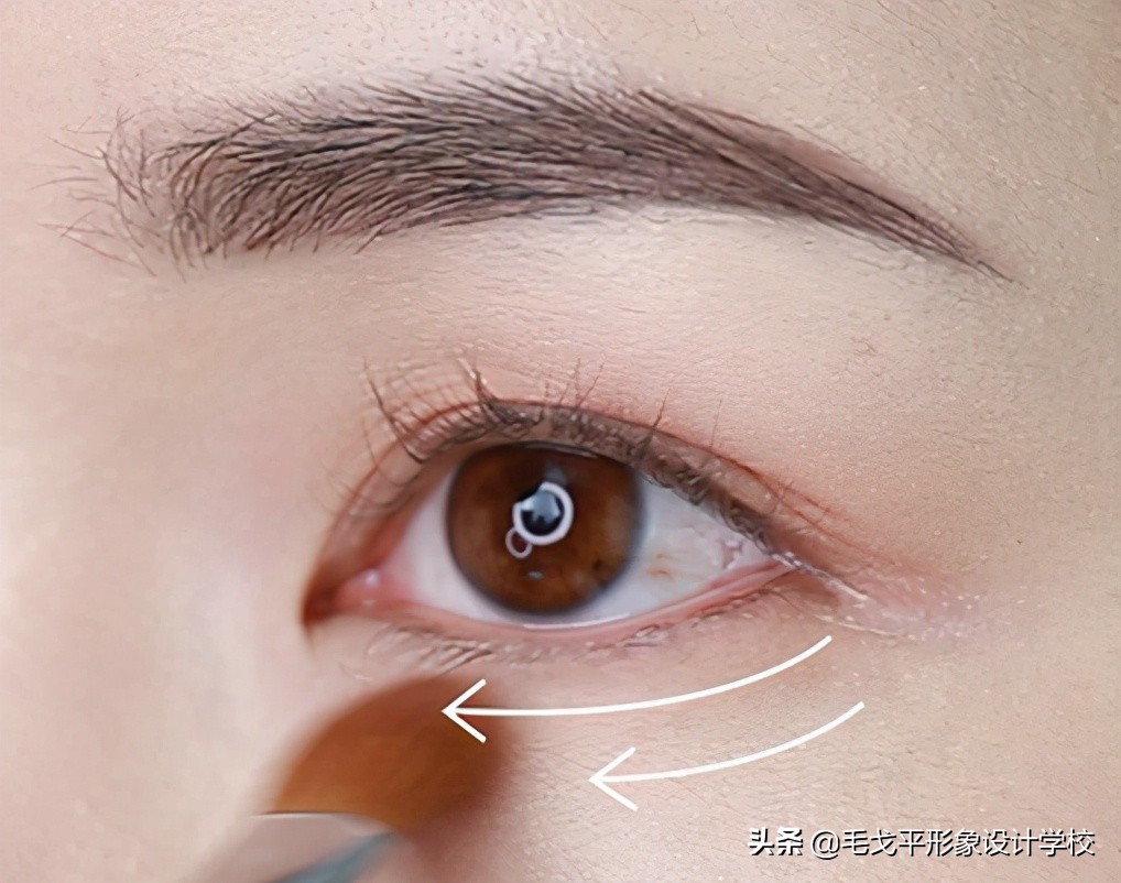超实用 | 眼妆怎么画，干净自然不显脏？