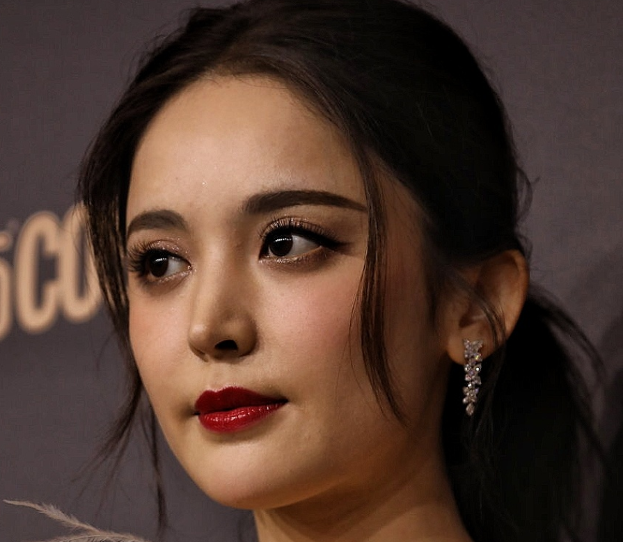 热巴离不开修图?业内带生图和精修对比,直接曝光她七大修图重点