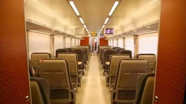 crh1a型动车组-驰骋长三角的高速动车组先行者