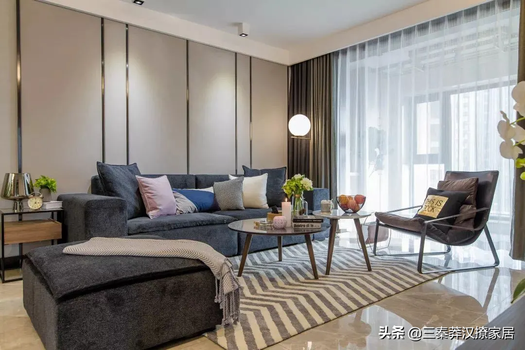 他打造的轻奢风，抓住了“轻装修，重装饰”的精髓，温馨极具质感
