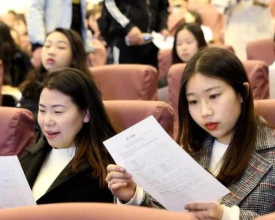 考研时才发现，学硕和专硕差的不仅是学制，学姐后悔当初选错了