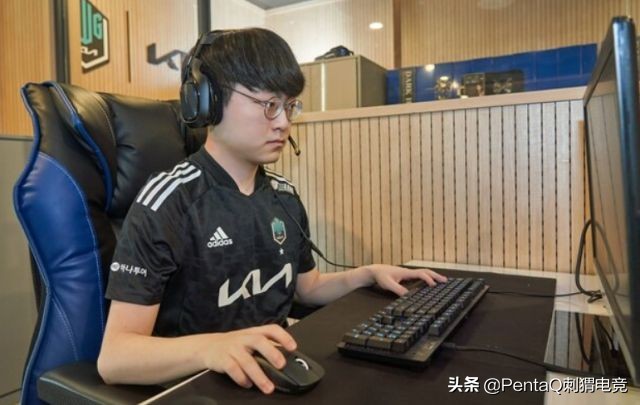 超威足球队(「一周评论大爆炸」Faker：无论何时，我都想上场打比赛)