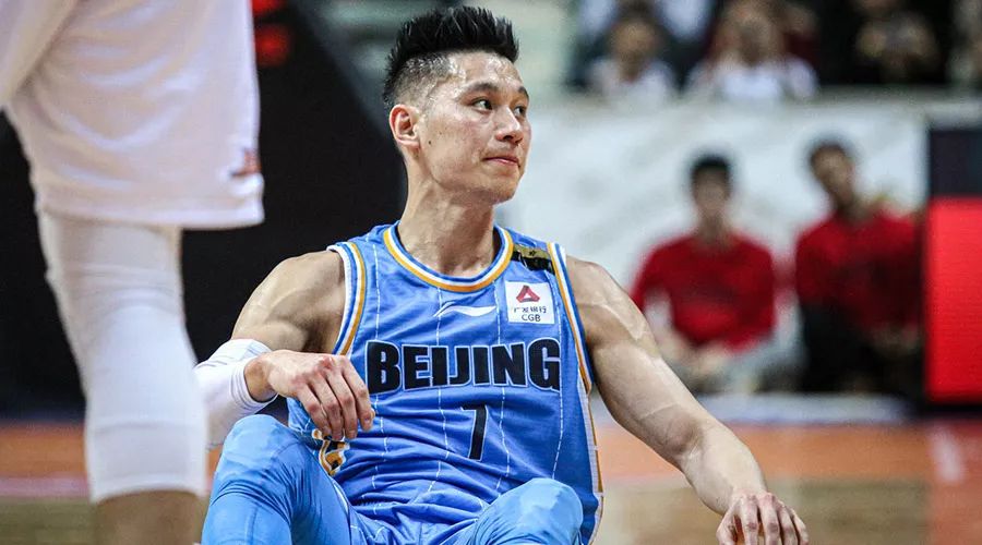 林书豪nba为什么被欺负（「杨毅专栏」林书豪在CBA受欺负了吗？）