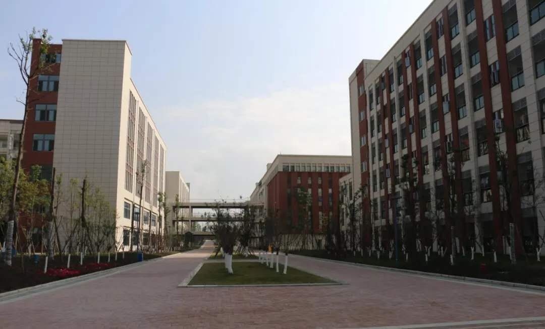 在绵阳，有一种教育叫“富乐”！富乐国际学校已成教育新贵