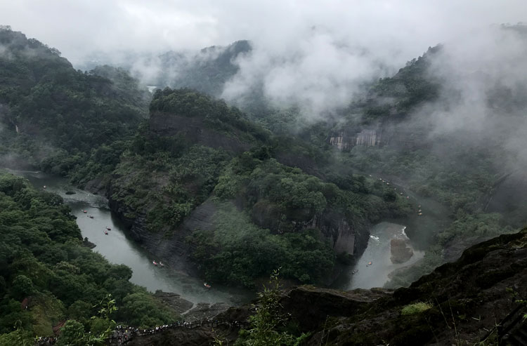 记者带您攀登武夷山胜地天游峰：福建第一险峰的痴情守候