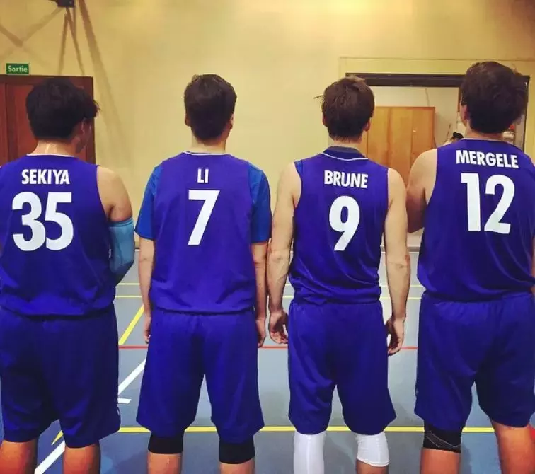 揭秘全世界最贵学校：400万一年、直通哈佛耶鲁、私人飞机上学……