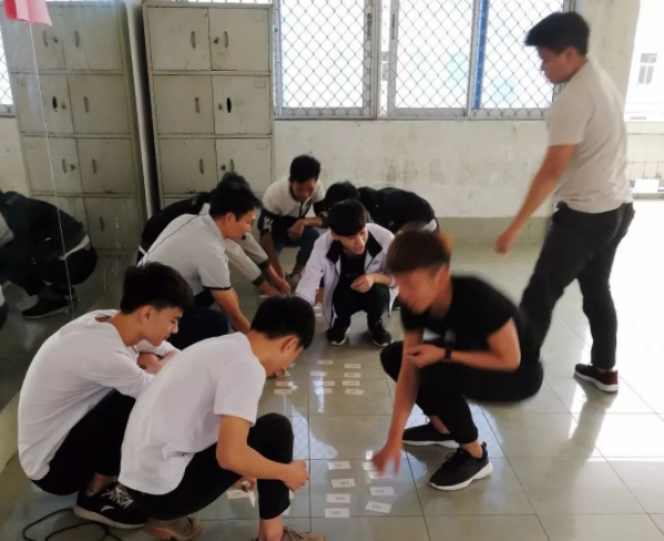 技校能“乱”到什么程度？学生不把老师放在眼里，难怪家长担忧