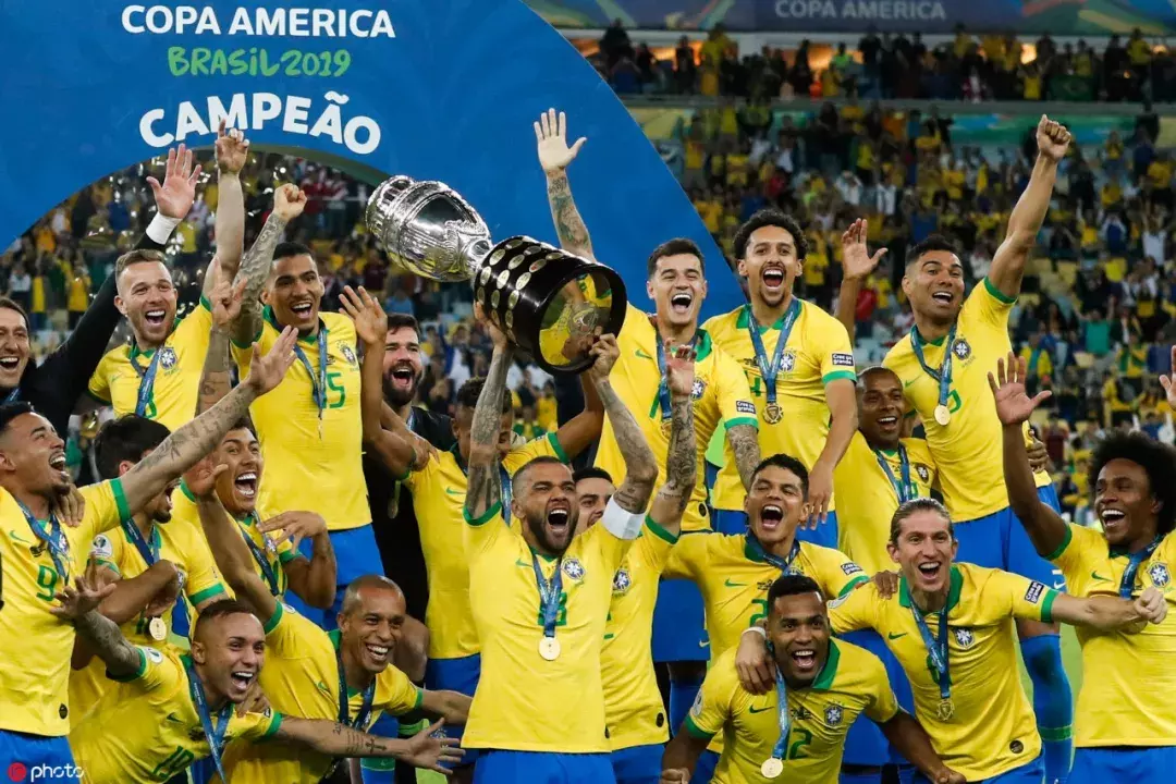 从耻辱到复仇只用三年当巴西足球复苏全世界都望而生畏