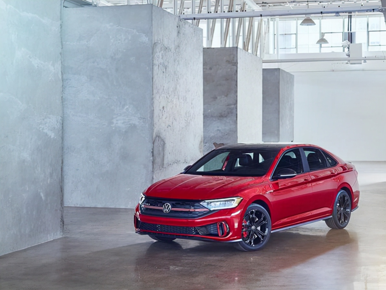 78万元人民币),而gli手动挡车型