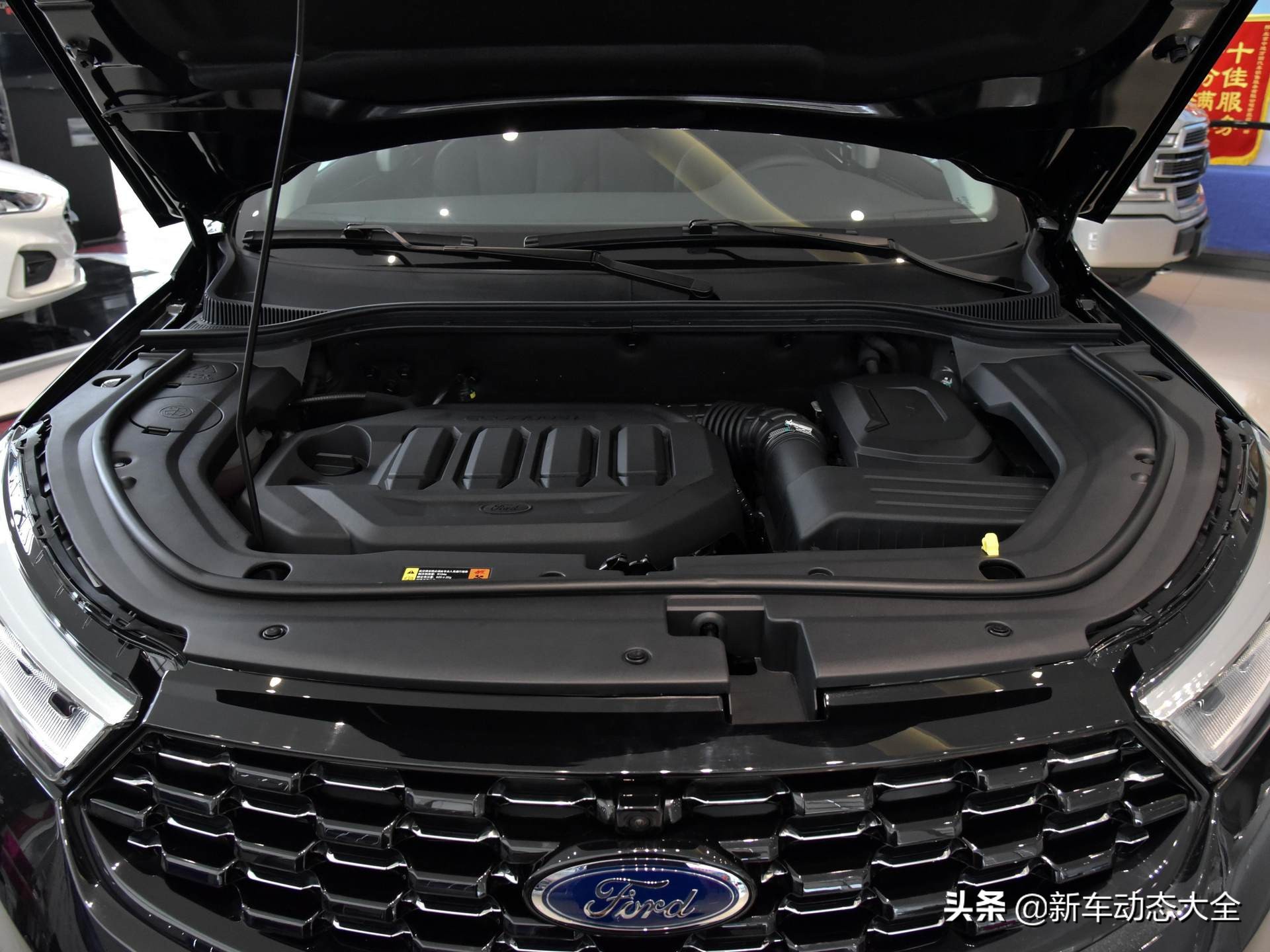 延续高品质口碑，6.7L/100km油耗合资大空间SUV，实拍福特领界
