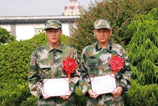 专科生毕业后，大多选择参军入伍，背后的“好处”令本科生羡慕