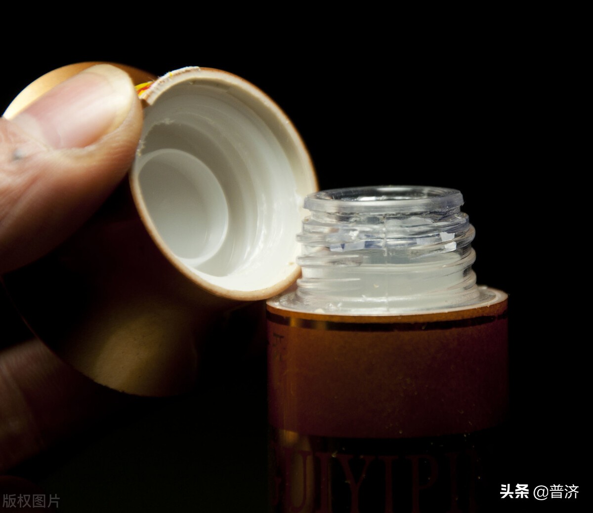 靠资本谎言畸形发展的白酒市场，还会支撑多久？揭秘白酒行业谎言