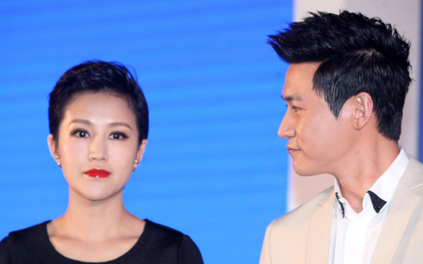 陆毅鲍蕾：从校服到婚纱，最美的爱情也不过如此