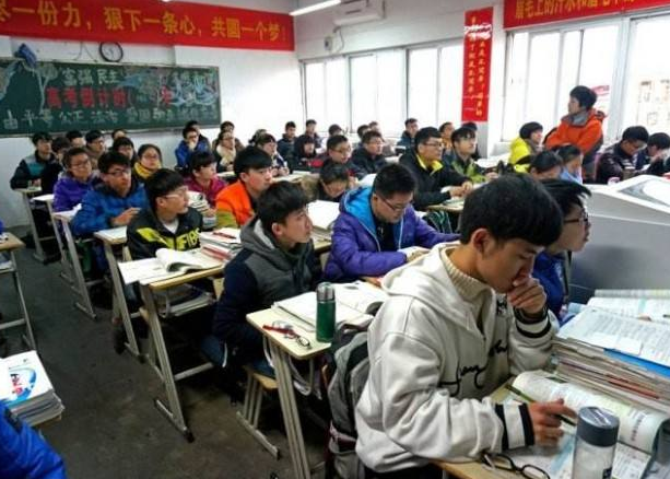 “别急，听下清华怎么说”，衡水学霸接到北大电话后，没马上接受