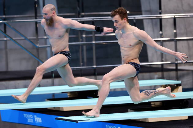 东京奥运会跳水失误有哪些(奥运会跳水惊现重大失误！脚尖先入水，判0分，俄罗斯队痛失奖牌)