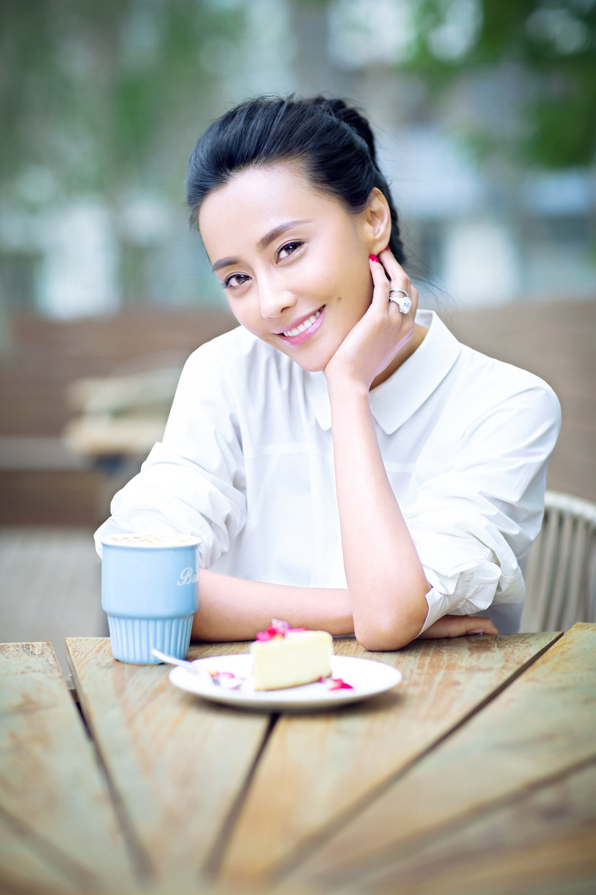 盘点:从云南走出去的3位著名青年女星,个个有泪奔过往