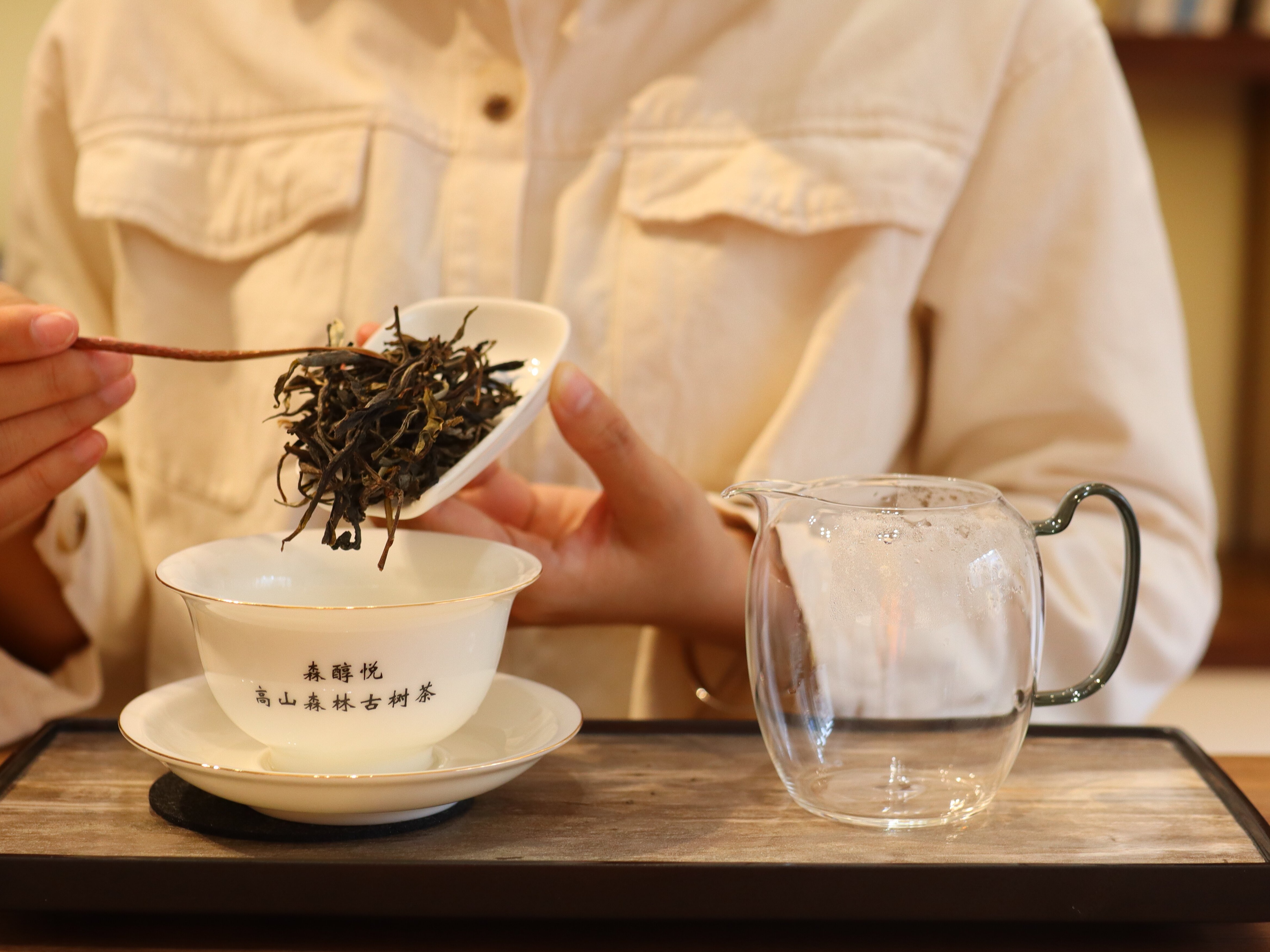 普洱茶撬开直接喝？冲泡前加上这2招，让茶叶更好喝
