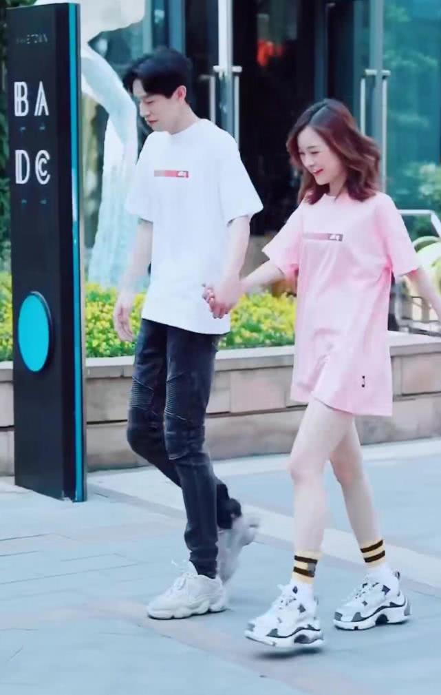 特步有沒有什么好看的女款粉色鞋（現在流行“牛奶味”的特步鞋？女生一穿就變甜，男生看后想寵她）