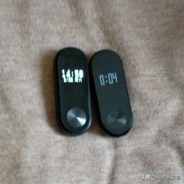 多人投诉小米手环屏幕亮度大幅降低，小米要用户加钱买新品