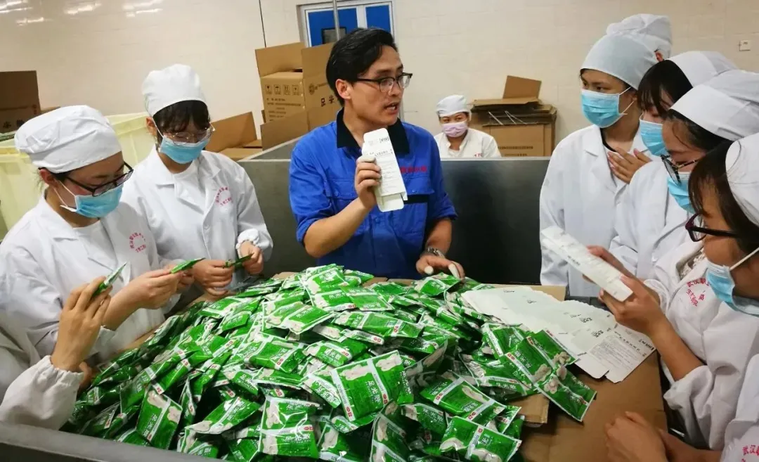 武汉职业技术学院这个学院值得报考，有很多毕业生都考取了博士…