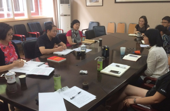 大学辅导员工资曝光，难怪985博士抢着当，网友：后悔没努力读书