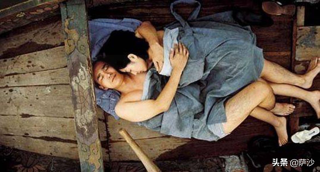 当时是80年代,社会很保守,连黄片都没有.