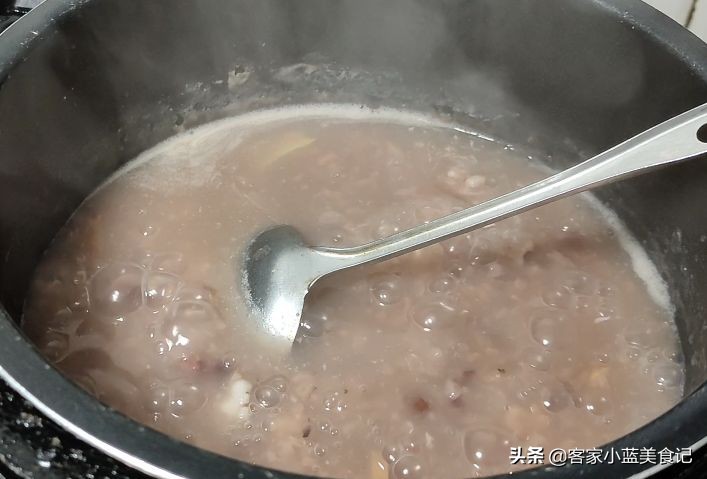 小孩光吃不长肉，入冬后多做这瘦肉粥，常吃脾胃好，吃饭也香