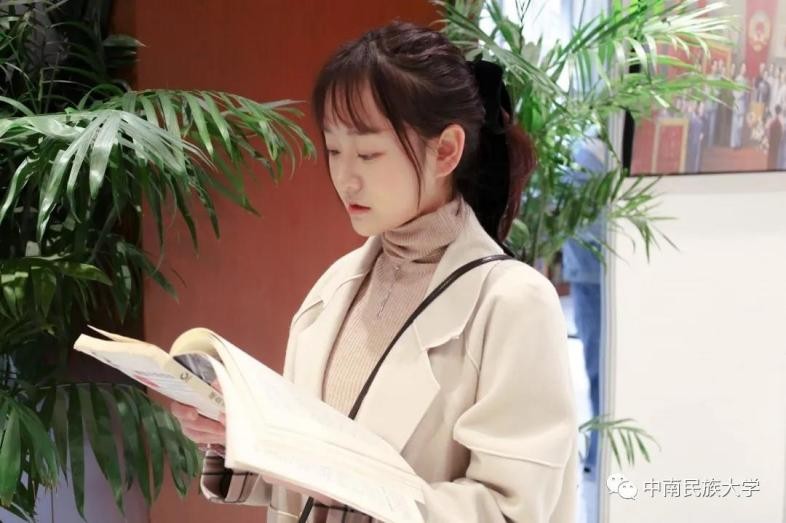 揭秘全国“最高”的高校图书馆，坐落于湖北，建在湖边！