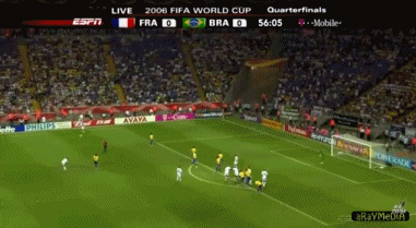 齐达内是哪年世界杯冠军（大师的绝唱！看34岁的齐达内这样征服世界 他如何站着不动过人）