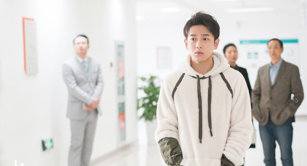 奋斗吧少年演员表(彭昱畅新剧《奋斗吧少年》开播,对比几代龙马,你