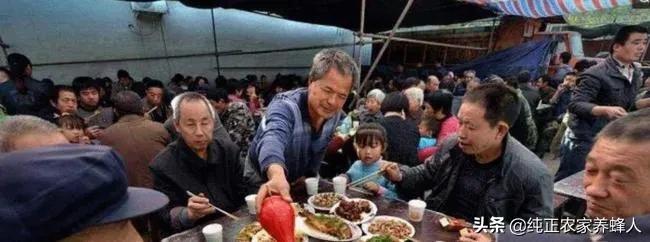 在农村吃宴席你地是谁坐上座，是舅舅还是老丈人坐上座？