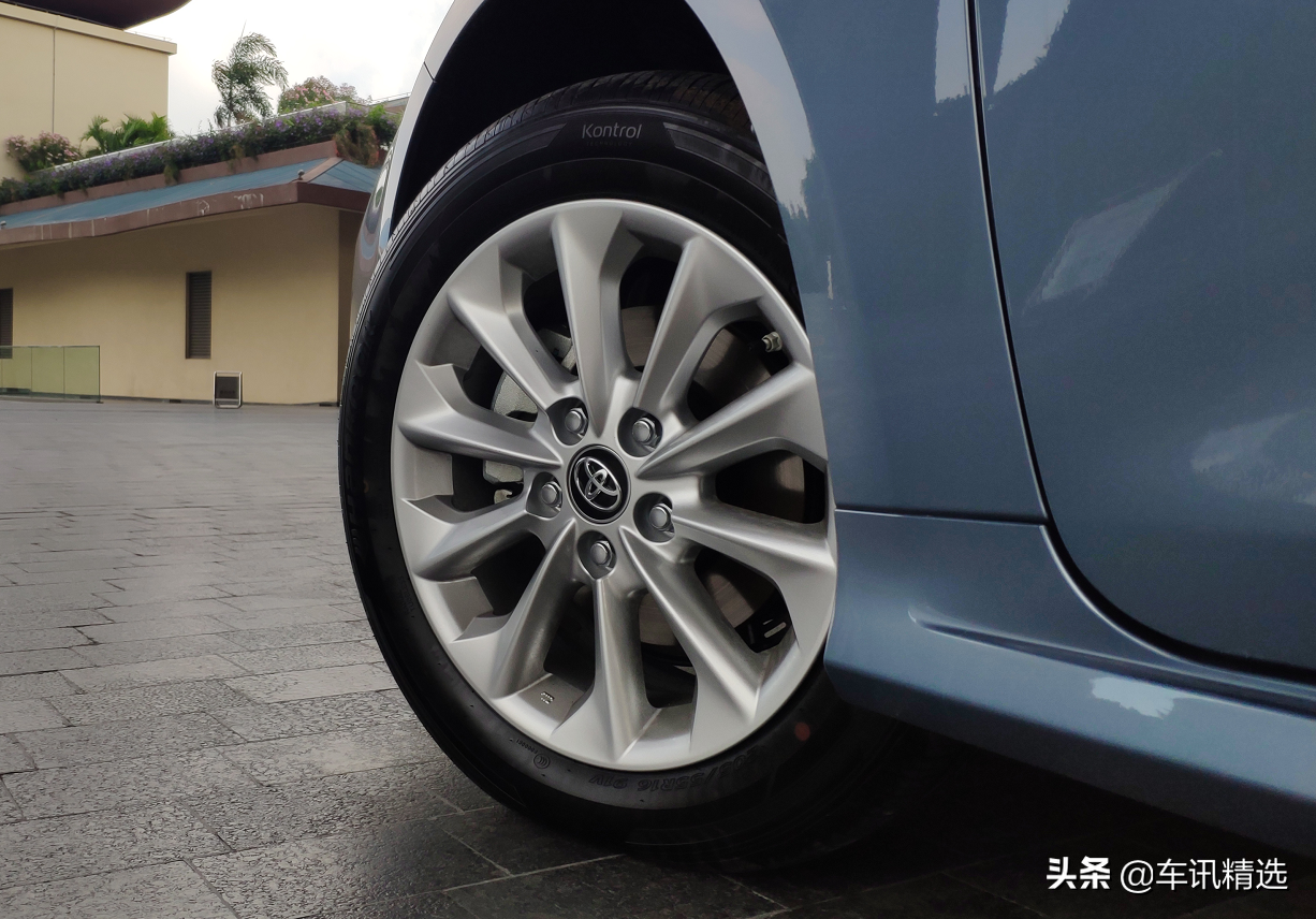 试驾全新卡罗拉 | 全球卖得最好的车到底好不好开？