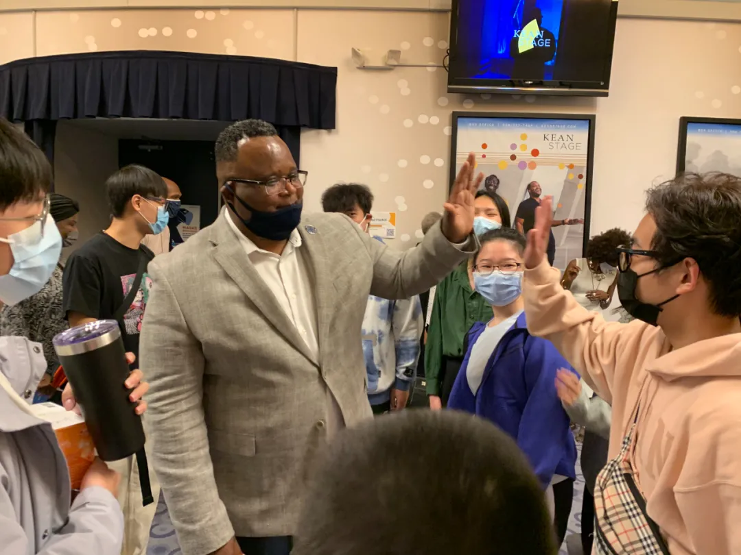 收月饼礼盒,听音乐会……特殊时期,温肯交换生在美国过别样中秋