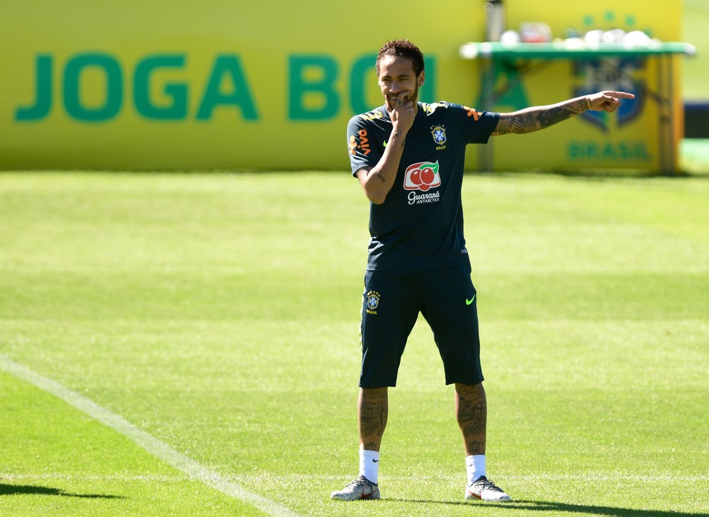 巴西队队长为什么不是内马尔(官宣！36岁的阿尔维斯担任巴西队队长 内马尔在3天前得知主帅决定)