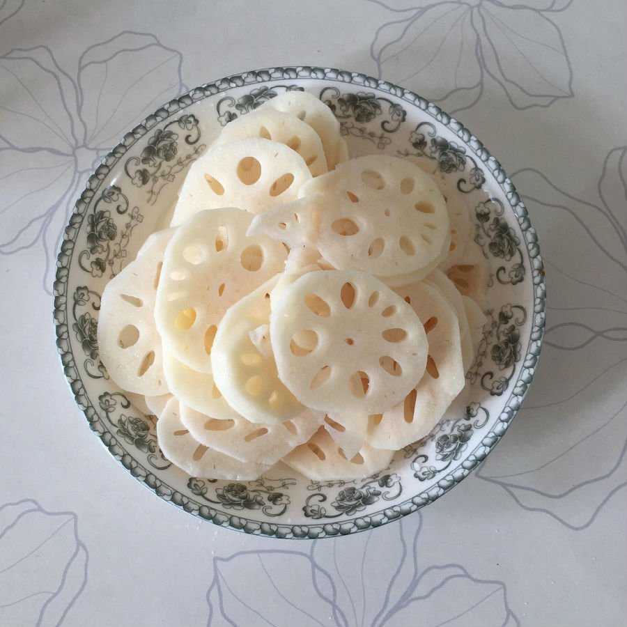 图片[3]-【百合莲藕炒木耳】做法步骤图 教你营养解馋的百合-起舞食谱网