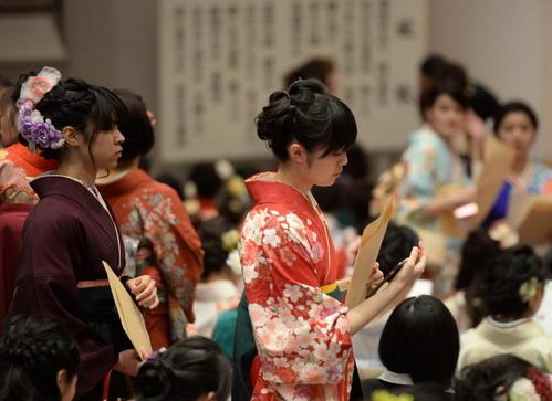 日本真名媛学校，课程设置与众不同，学校还管介绍对象