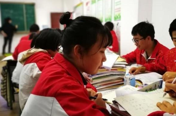 民办高中可以参加高考吗（中考成绩过低能去私立高中吗）