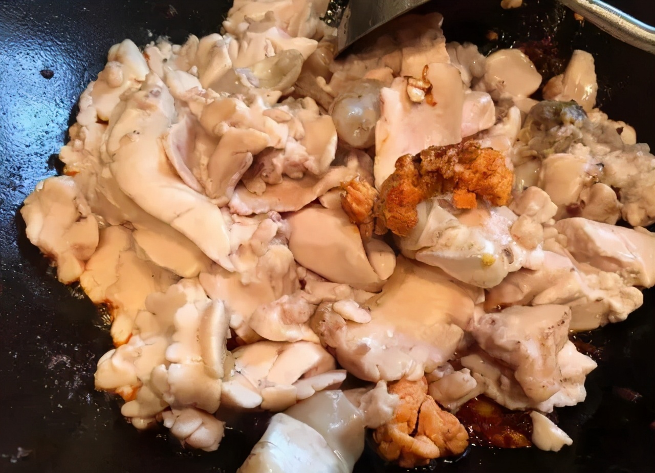 湖北人最爱的红烧鱼杂火锅，这种美食天越冷吃起来越过瘾