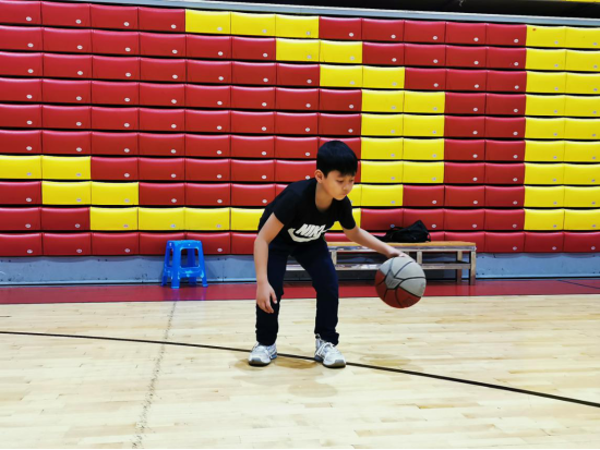 郴州学篮球到哪里好（青少年“体育·新时代”郴州勇胜阳光青少年篮球俱乐部夏令营站）