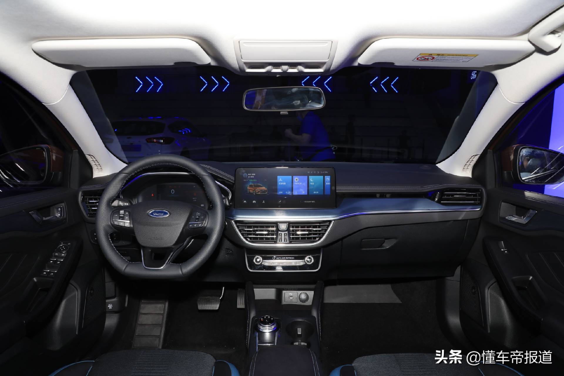 新车 | 15万元谁更吸引瓦罐迷？福克斯猎装版对比明锐旅行版