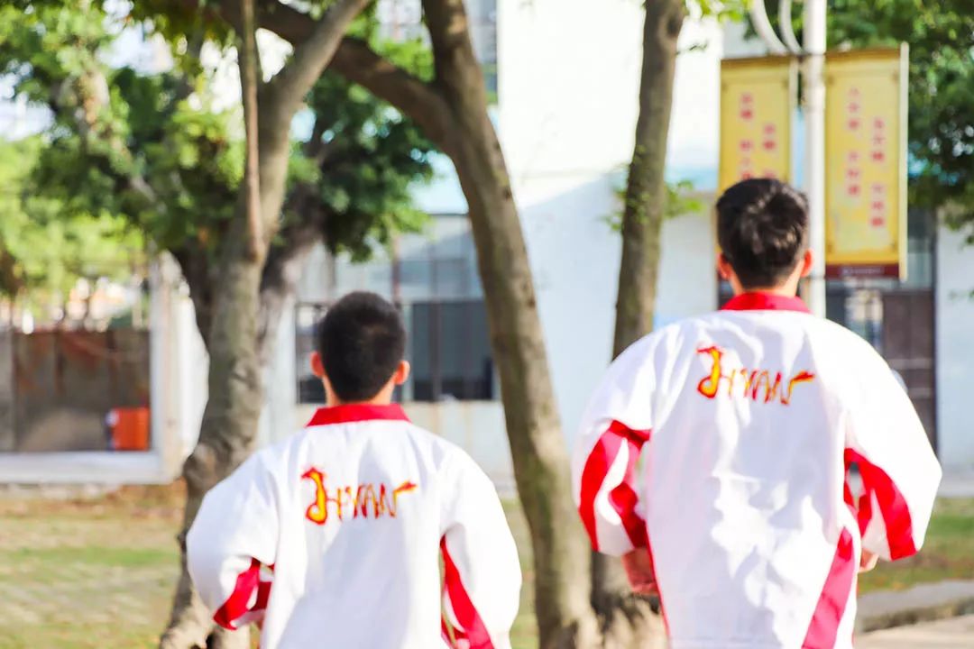 泉州这所中学，办过世界级比赛，还有独立露天游泳池？！厉害了！