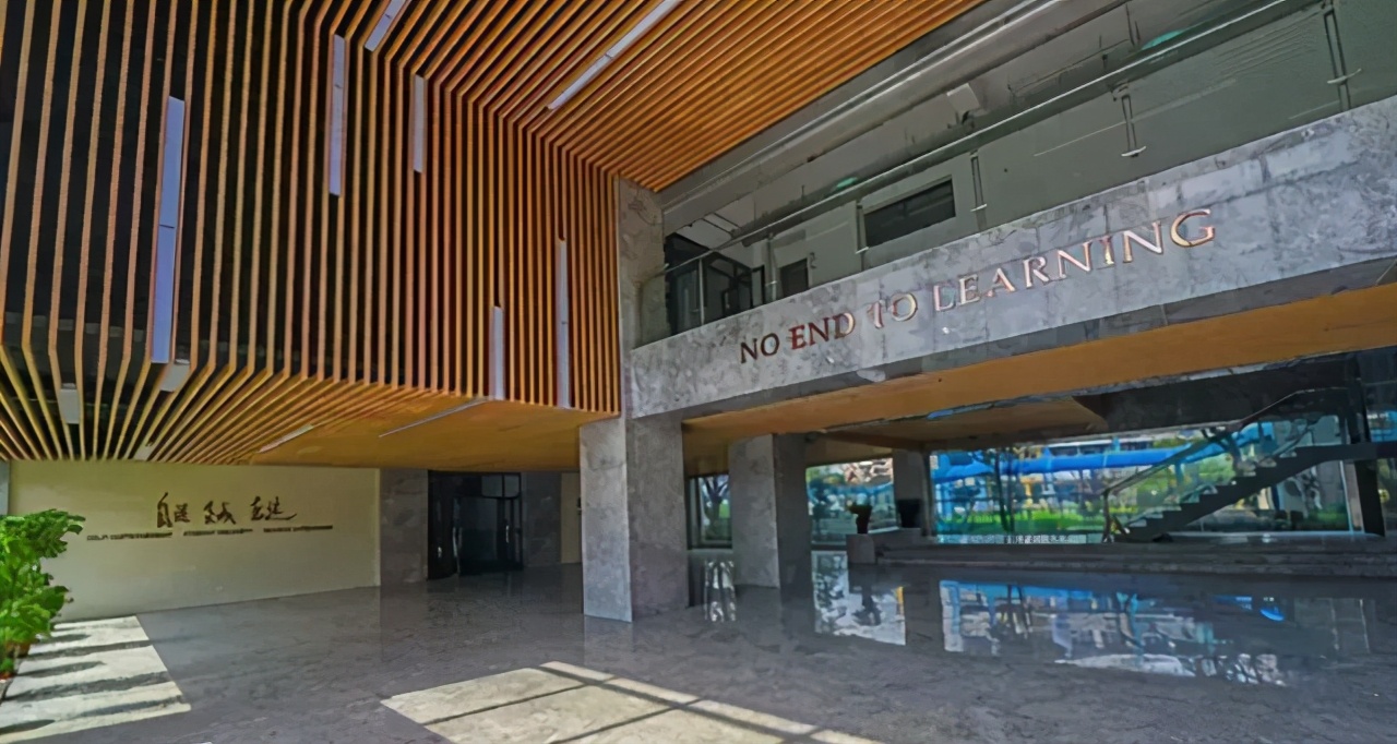 上海外国语大学官网（魔都上海最难进的两所中学）