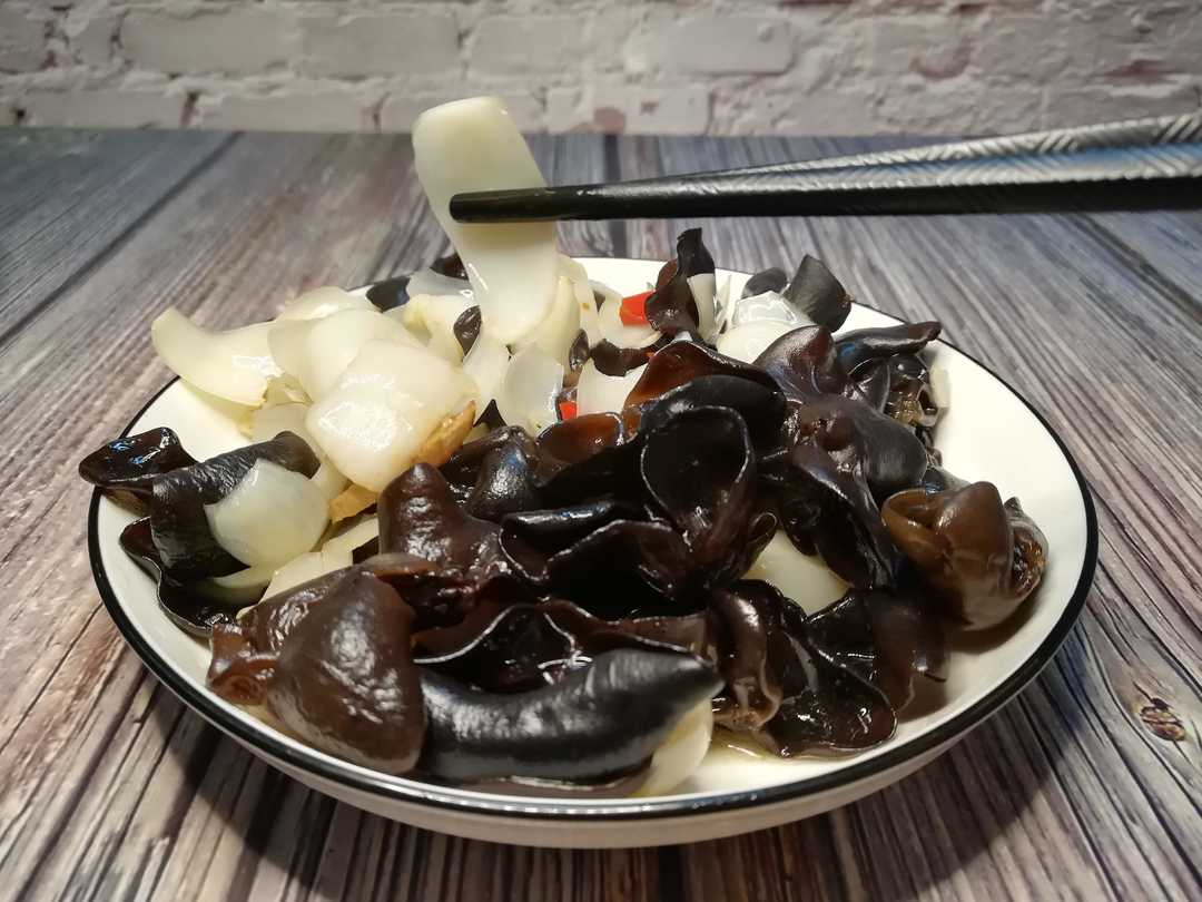 【百合莲藕炒木耳】做法步骤图 教你营养解馋的百合-起舞食谱网