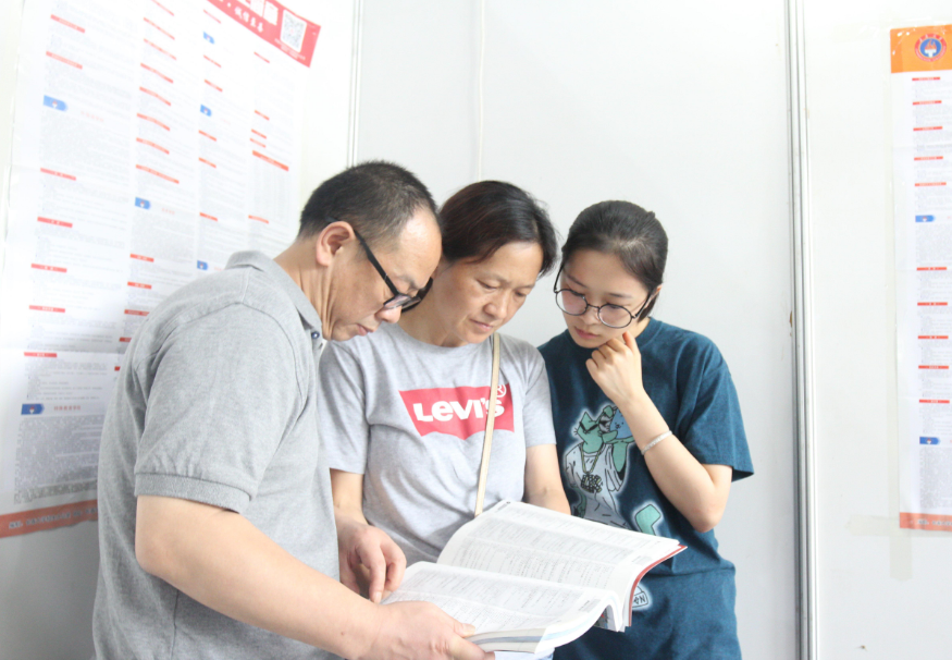 2021福建考生，高考成绩需达到多少分，才有机会上厦大、福大？