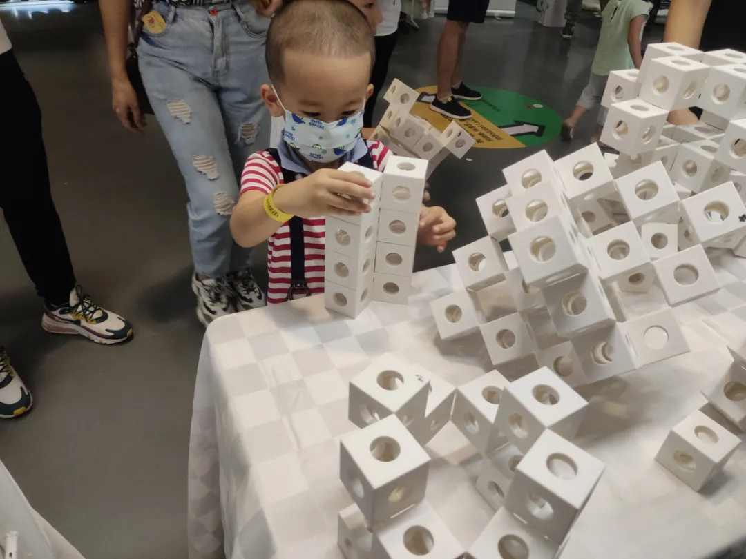 孩子沉迷手机怎么办？用这一招，手机从此是路人