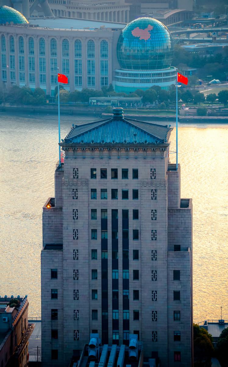 建筑设计:英商公和洋行,中国建筑师陆谦受上海中国银行大楼中国银行