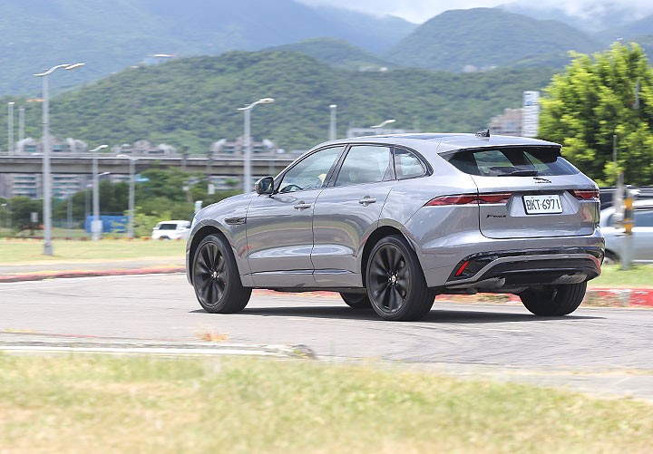 不放弃，就有机会，试驾捷豹新款F-Pace R-Dynamic S