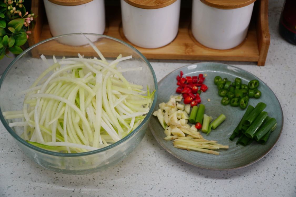 蘿卜絲,蘿卜絲鯽魚湯的做法